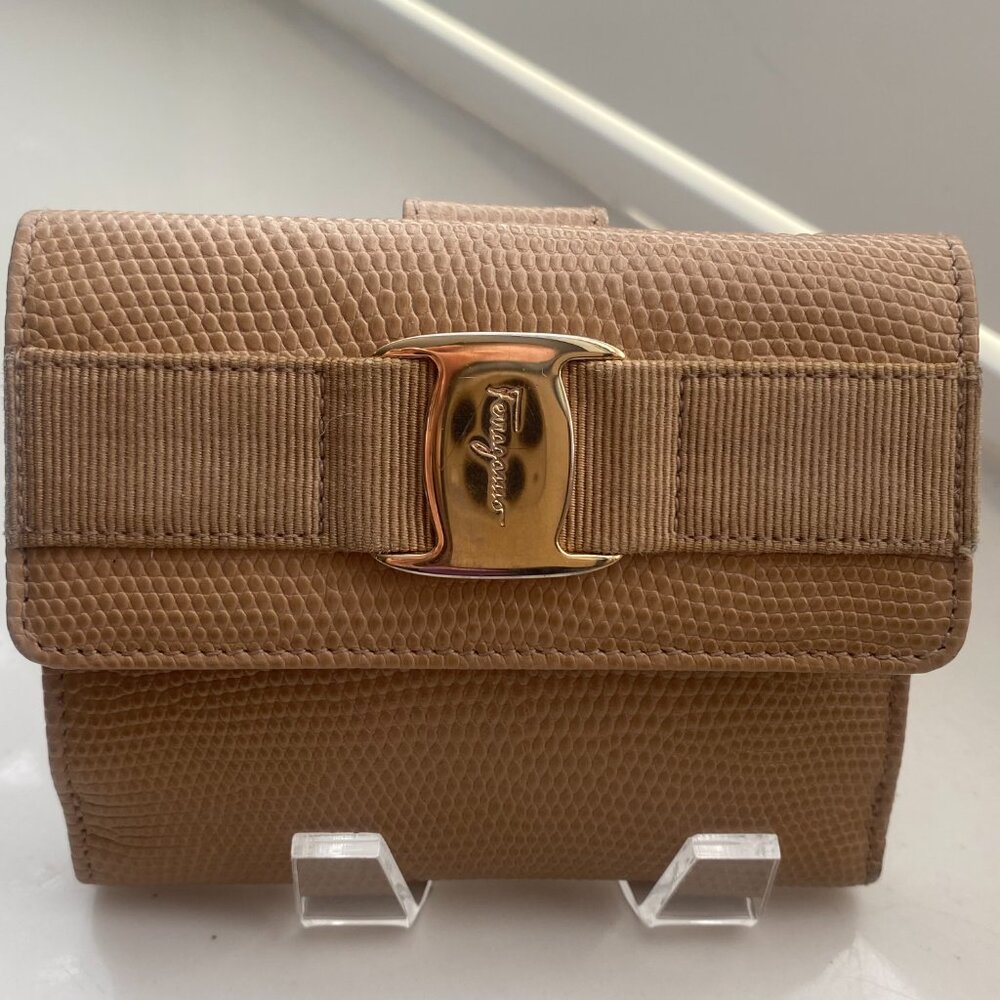 Salvatore Ferragamo Bifold Leather Wallet - Beige Vara Bow - Picture 3 of 12